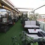 מלון Midmar Deluxe